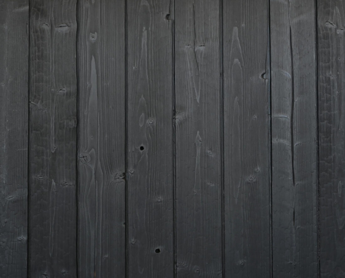 Degmeda C klasės degintos medienos dailylentės - Tamsiai Juodos